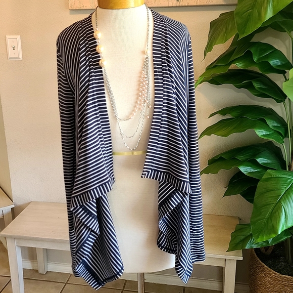 BCBG Maxazria navy/ white cardigan - Picture 2 of 5